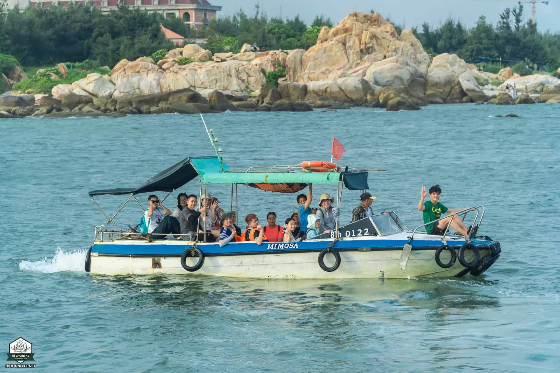 Leo núi Tà Cú - tắm biển Kê Gà